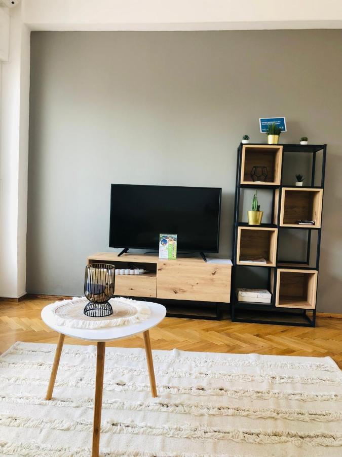 Lovely Studio Bukarest Exteriör bild